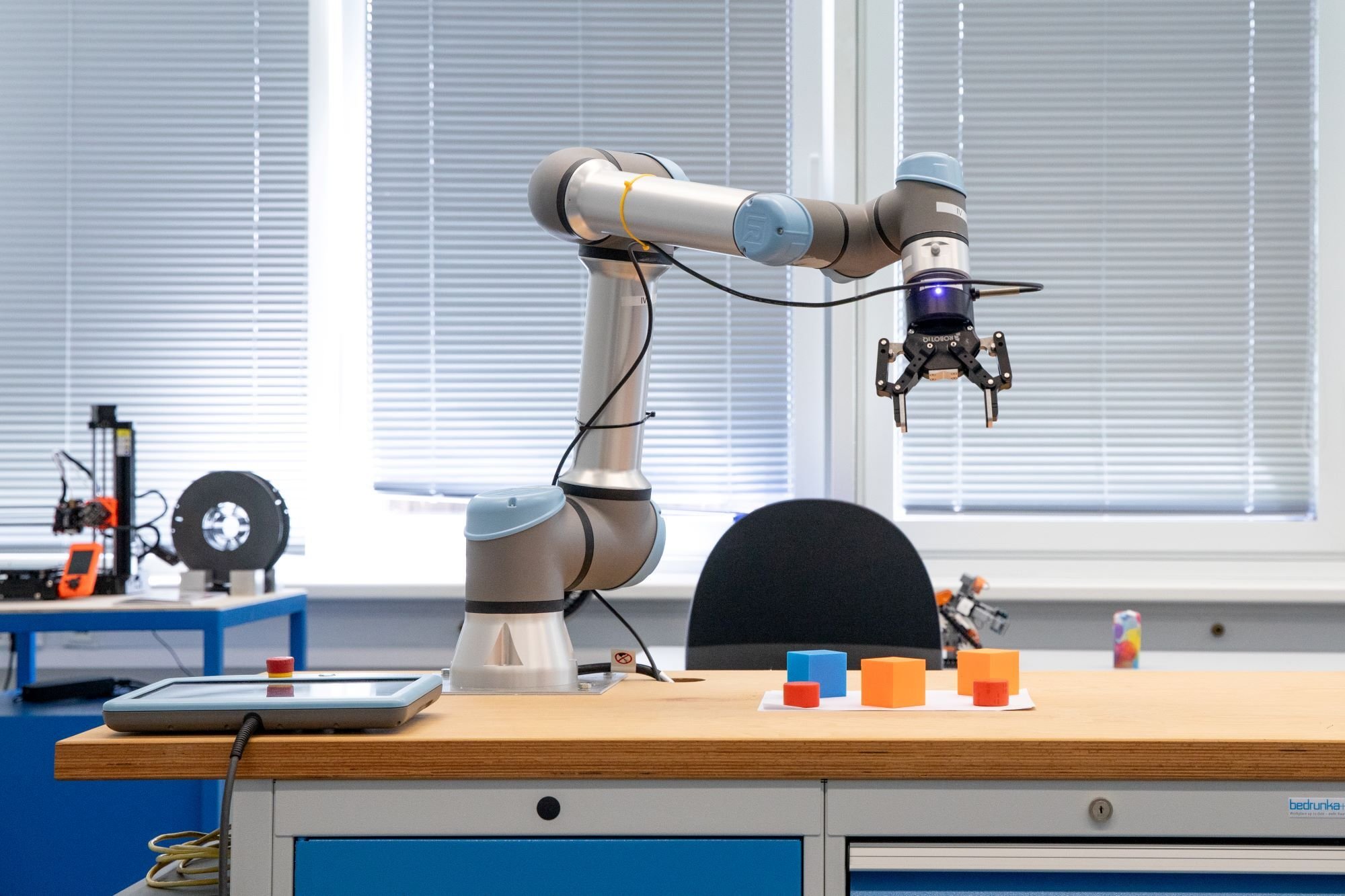 campus-and-career-day-labore-roboterarm-web